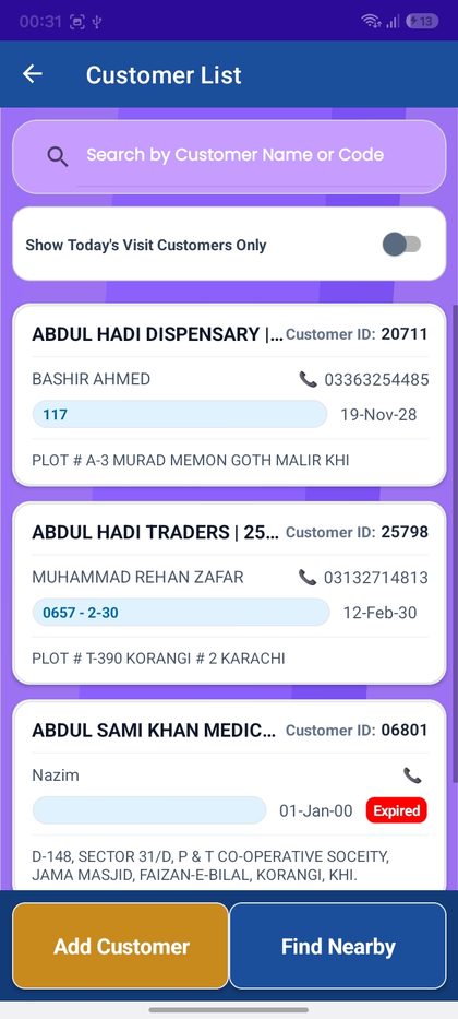 Sales Track Pro mobile app customer list with contact and location details